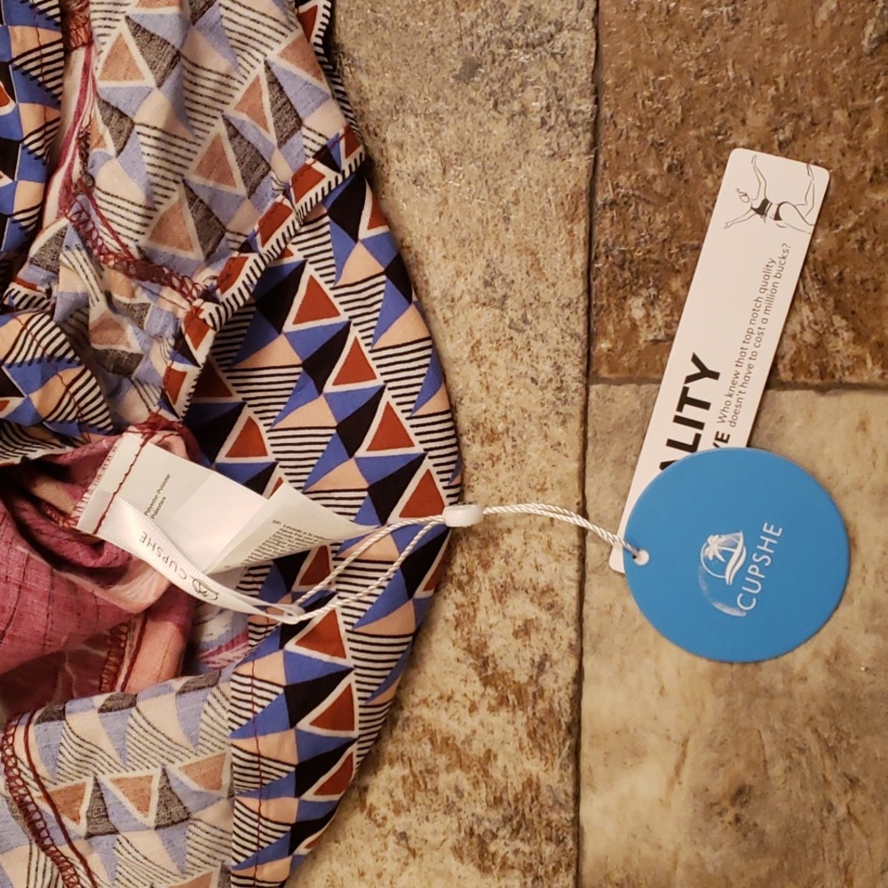 Cupshe S Red Tropical Floral Romper Swim Coverup Beach - Picture 3 of 4